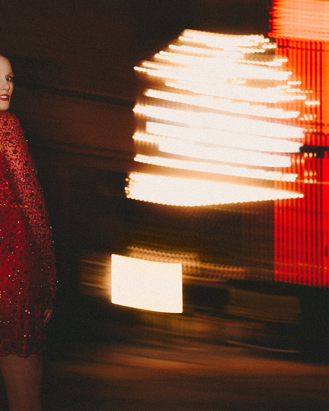 Old Hollywood Glamour: A Story of a Fashion-Forward Premiere Night — photograph 5 of 20